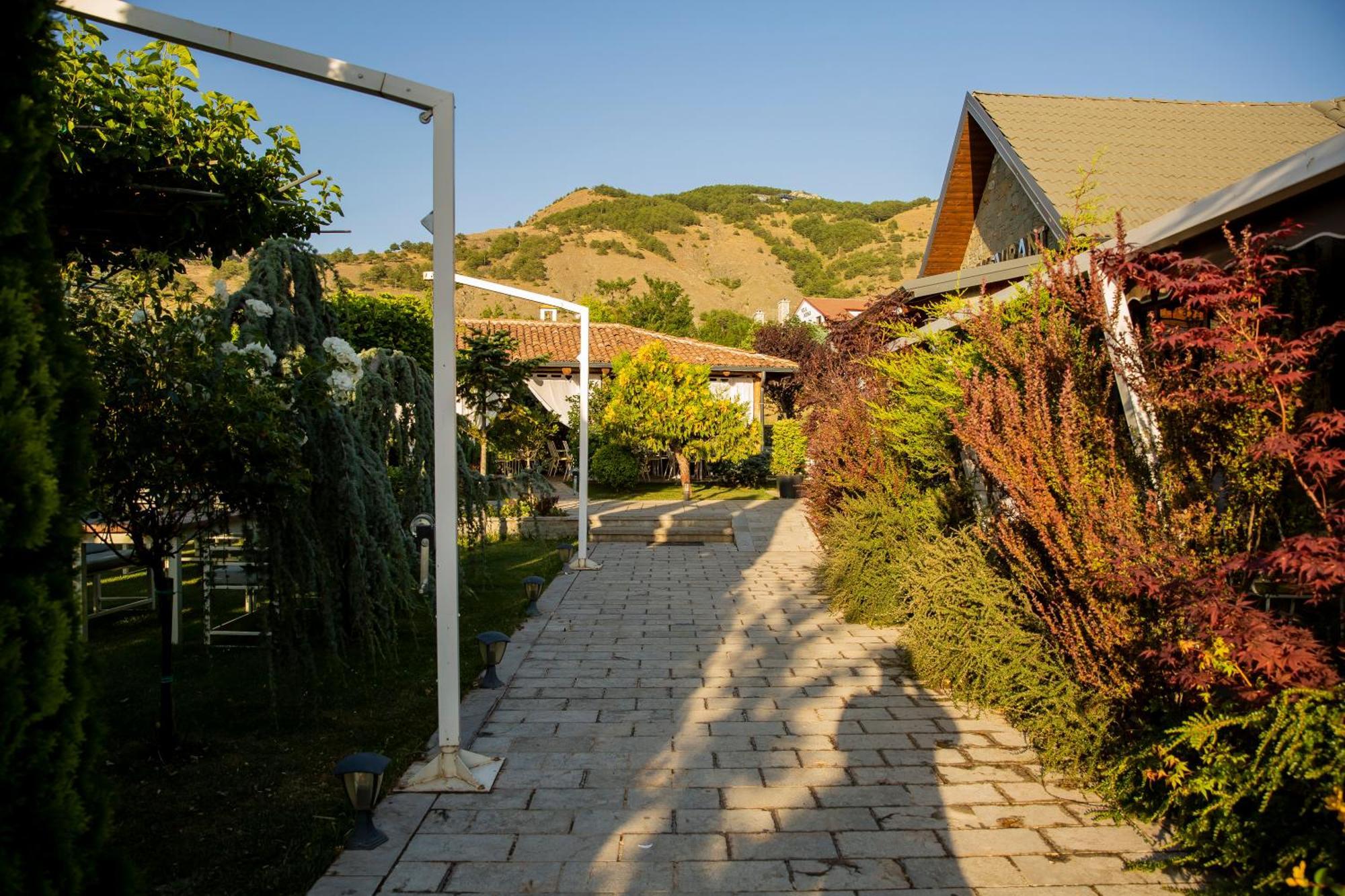 Casa Gace Hotel Korce Exterior foto